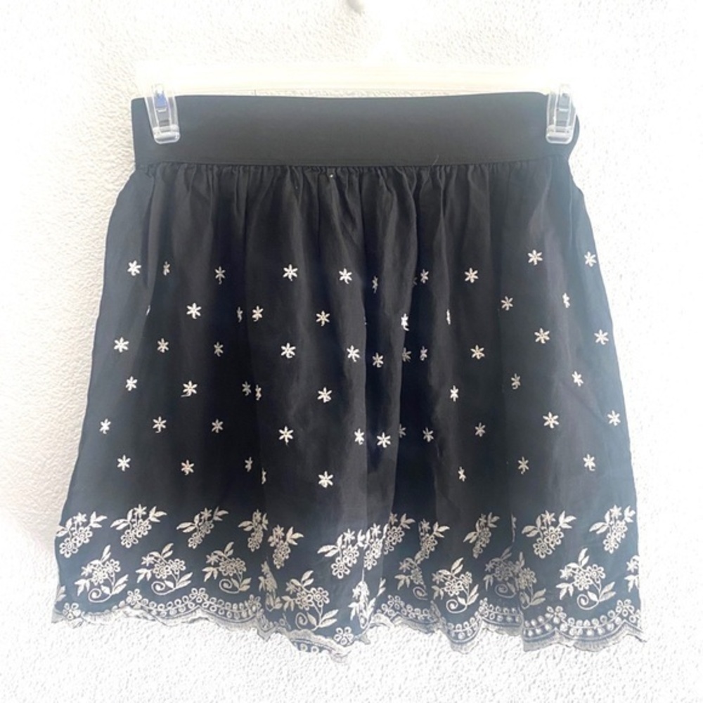 PHOPSODY Floral embroidered black skirt size small